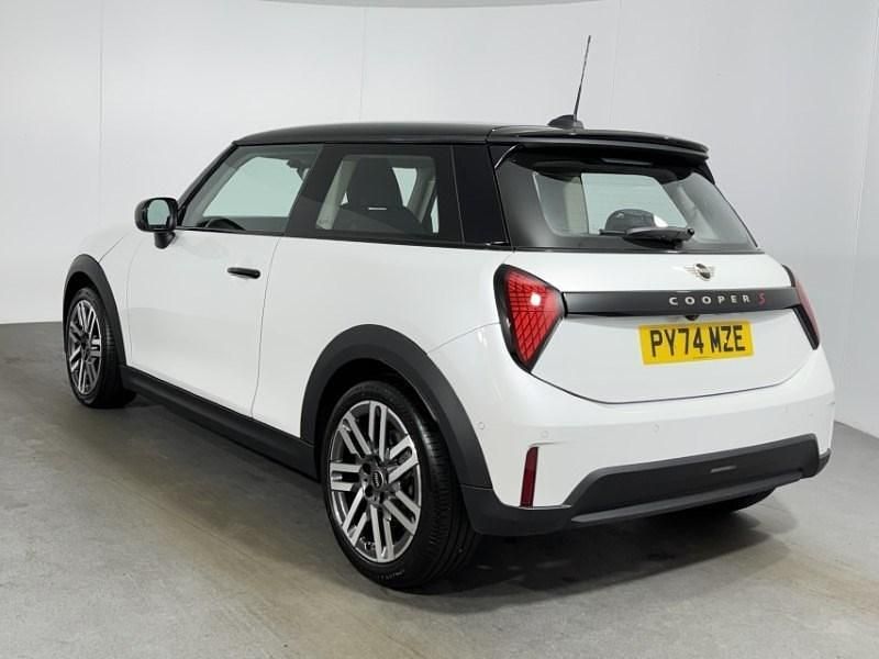 Used Mini Cooper Classic 2025 White Hatchback