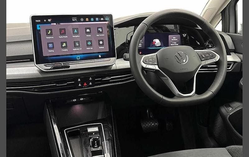 New VW Golf VIII Style 204 HP (150 kW) 2025 Silver Hatchback