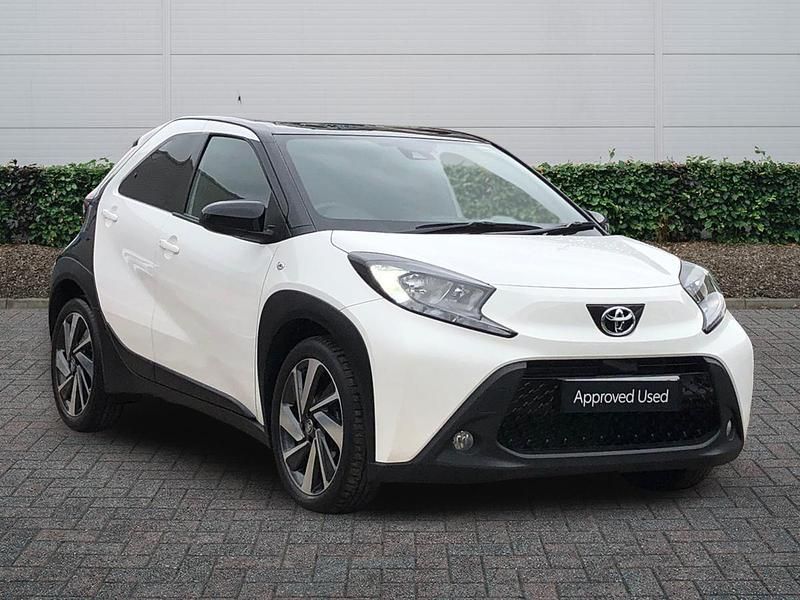 Used Toyota Aygo X 72 HP (52 kW) 2023 White SUV