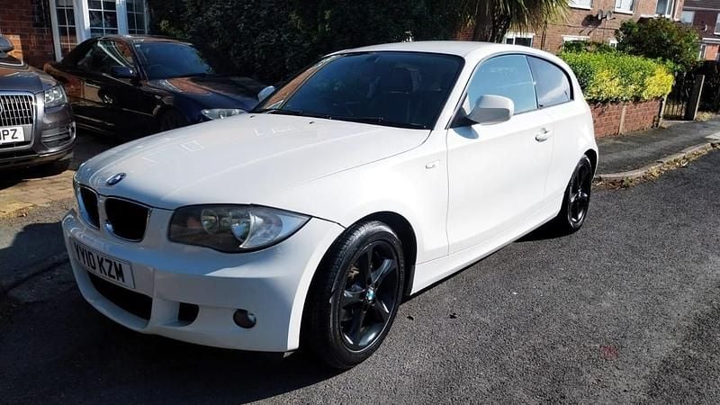 White Used 2010 BMW 116 Sport Line Hatchback | £1,795 (Fair price) - Image 1/4