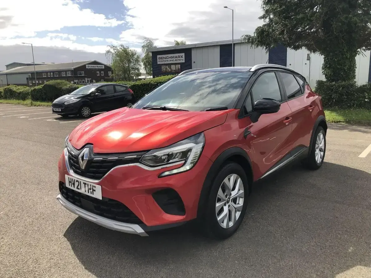 Used Renault Captur Iconic 128 HP (94 kW) 2021 Red/black SUV