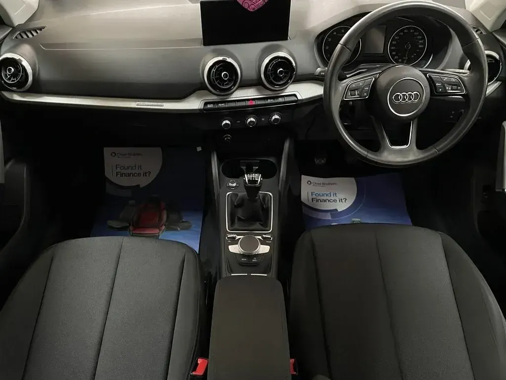 Used Audi Q2 Design 110 HP (80 kW) 2021 White SUV