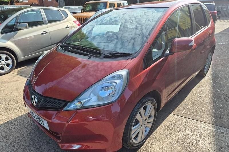 Red Used 2015 Honda Jazz ES Hatchback | £8,150 (Good price) - Image 1/1