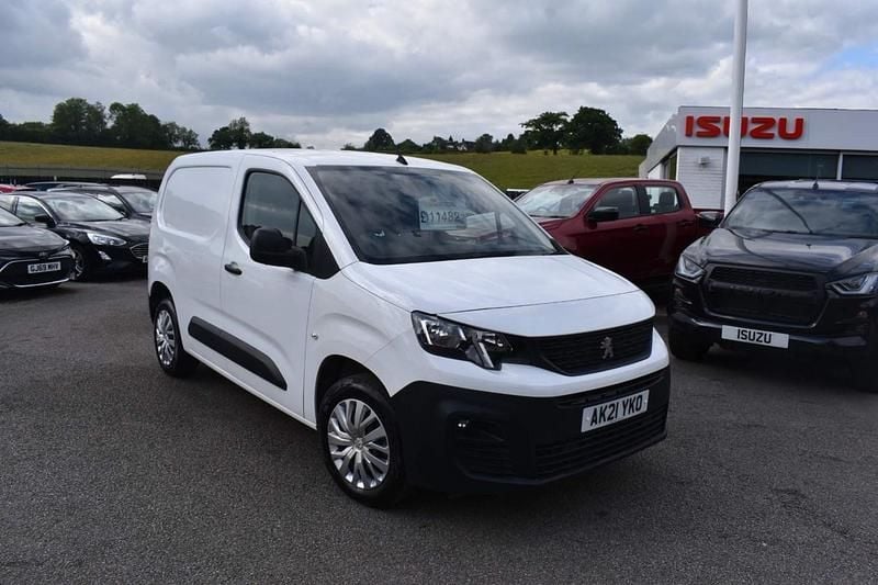 White Used 2021 Peugeot Partner Premium Van | £9,982 (Fair price) - Image 1/4
