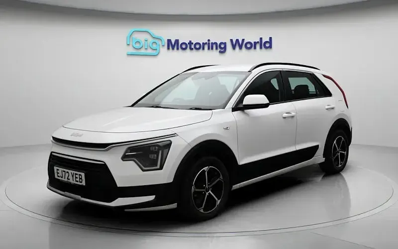 Begagnad Kia Niro 141 HK (103 kW) 2023 Vit SUV
