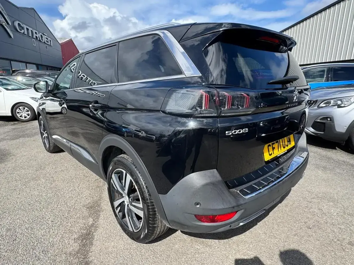Used Peugeot 5008 GT 129 HP (94 kW) 2022 Black SUV