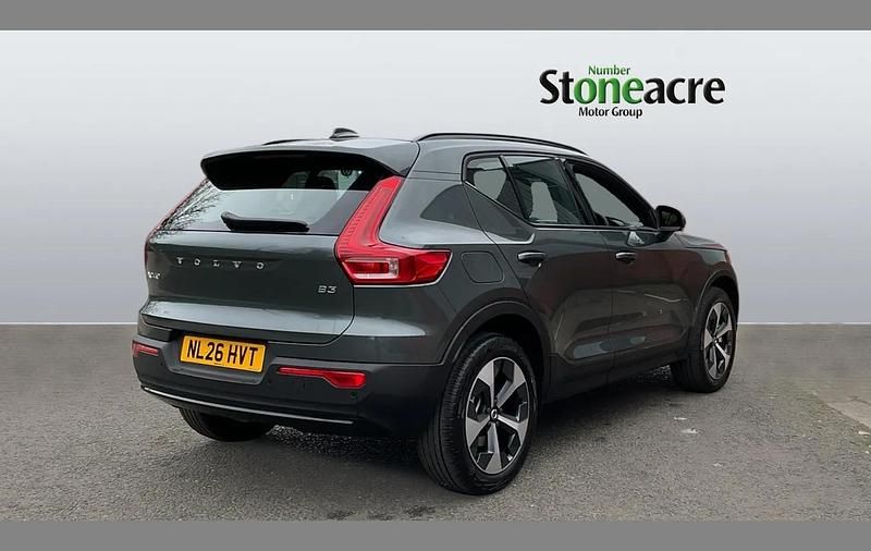 New Volvo XC40 Plus 161 HP (118 kW) 2026 Green SUV