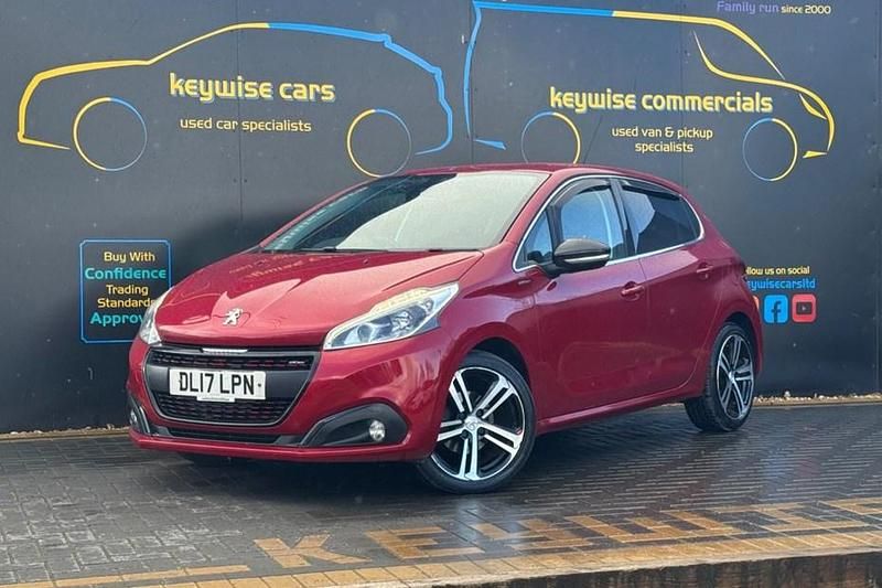 Used Peugeot 208 GT-line 110 HP (80 kW) 2017 Red Hatchback