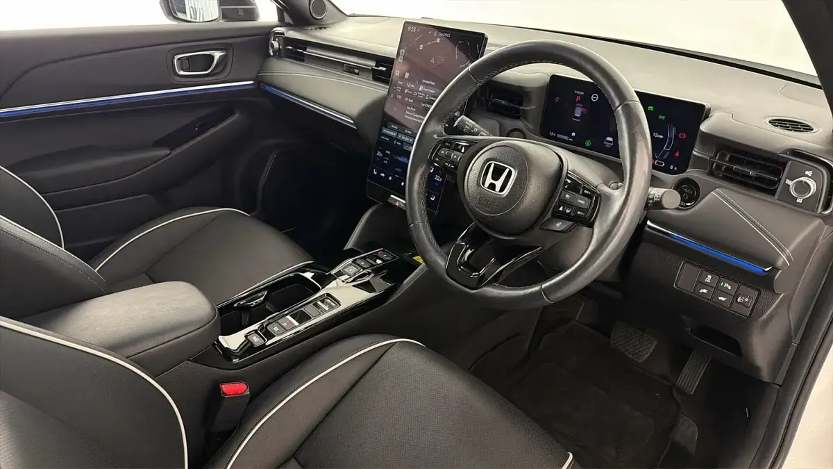 Used Honda e Advance 150 kW (204 HP) 2024 Platinum white Hatchback