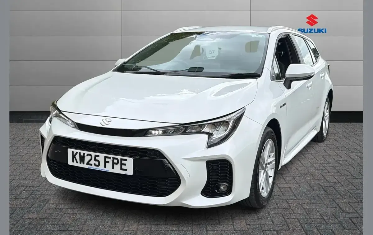 Used Suzuki Swace 140 HP (102 kW) 2025 White Estate