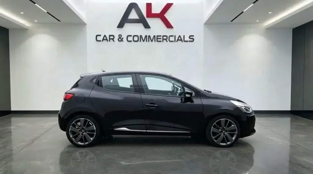 Used Renault Clio Dynamique 90 HP (66 kW) 2013 Black Hatchback
