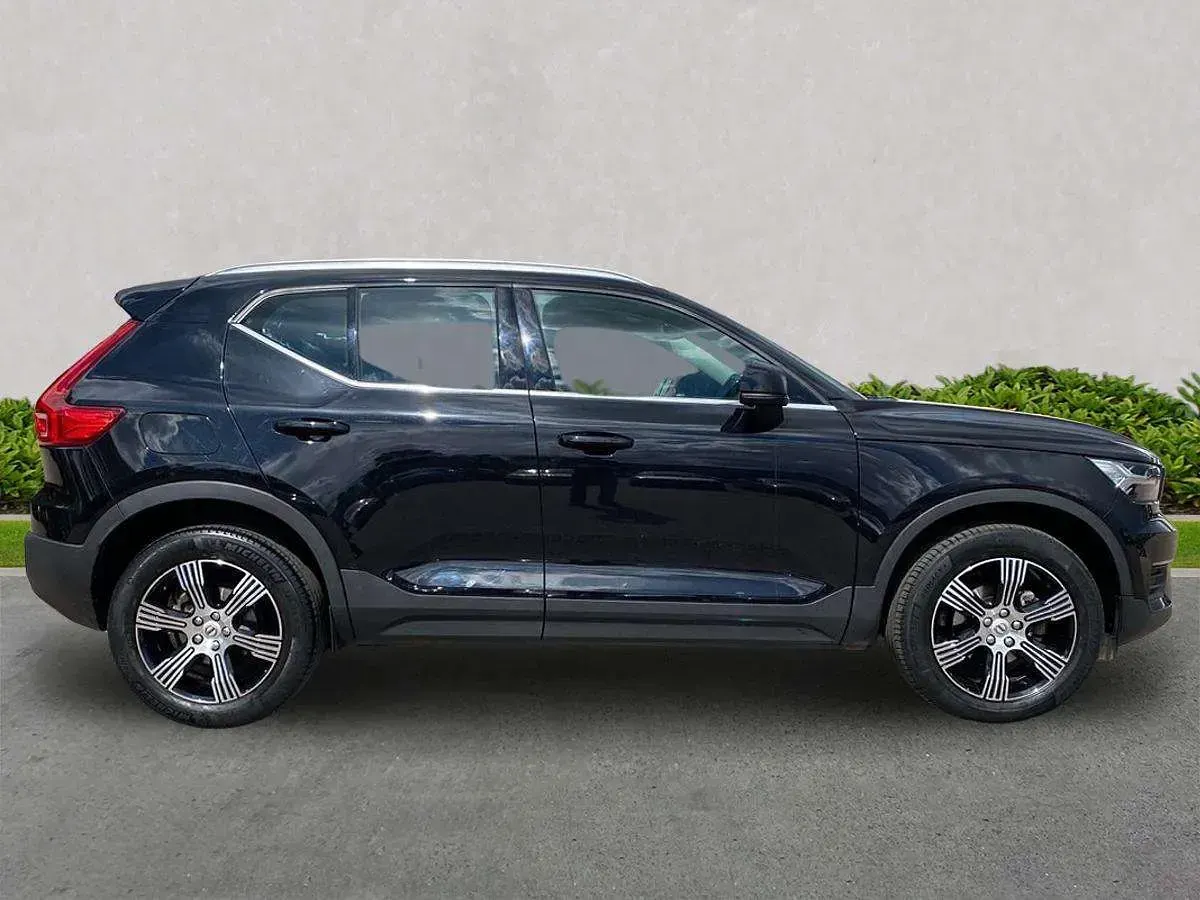 Used Volvo XC40 Inscription 163 HP (119 kW) 2022 Black SUV
