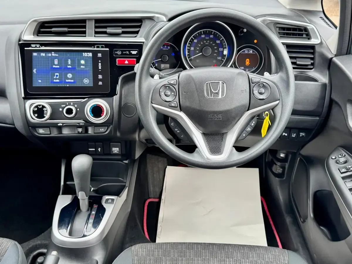 Used Honda Jazz SE 102 HP (75 kW) 2017 Silver Hatchback