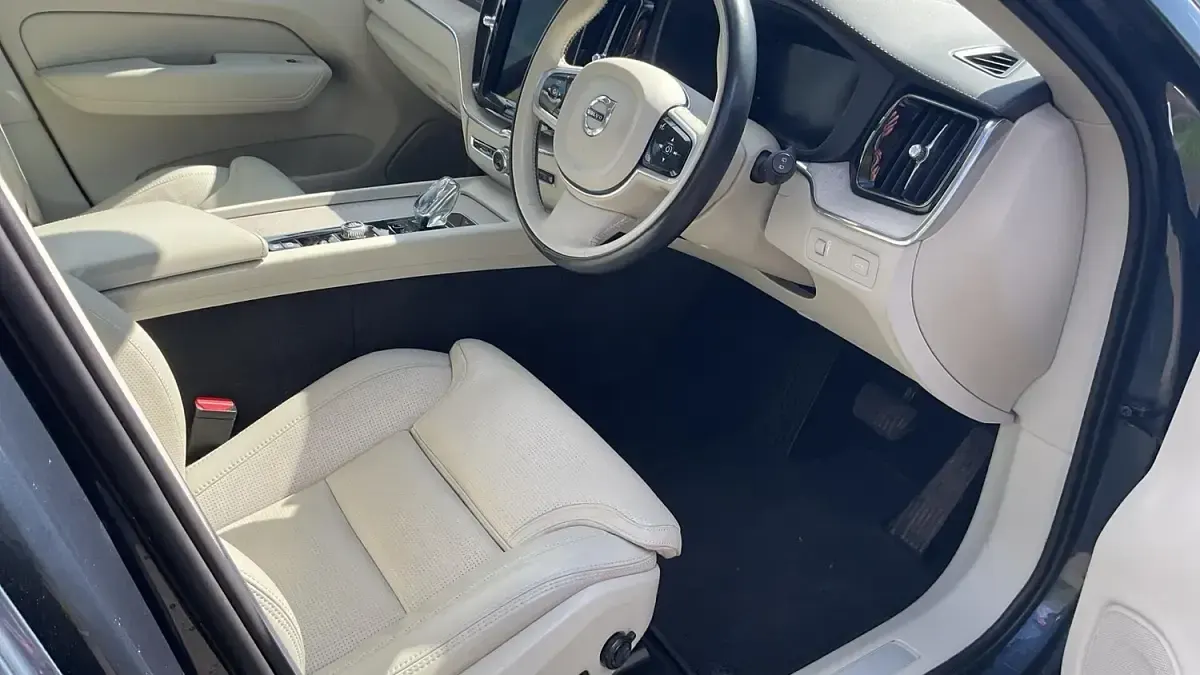 Used Volvo XC60 Inscription 2020 Blue SUV