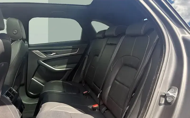 Used Jaguar F-Pace R-Dynamic 250 HP (183 kW) 2022 Black SUV