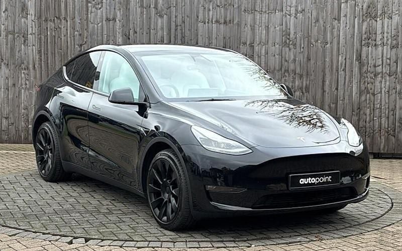 Used 2025 Tesla Model Y Long Range AWD SUV | £28,199 (Good price) - Image 1/3