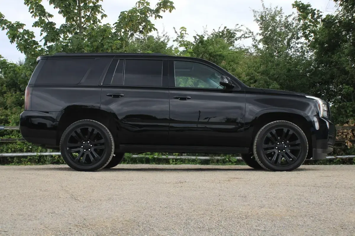 Used GMC Yukon 420 HP (308 kW) 2017 Black SUV