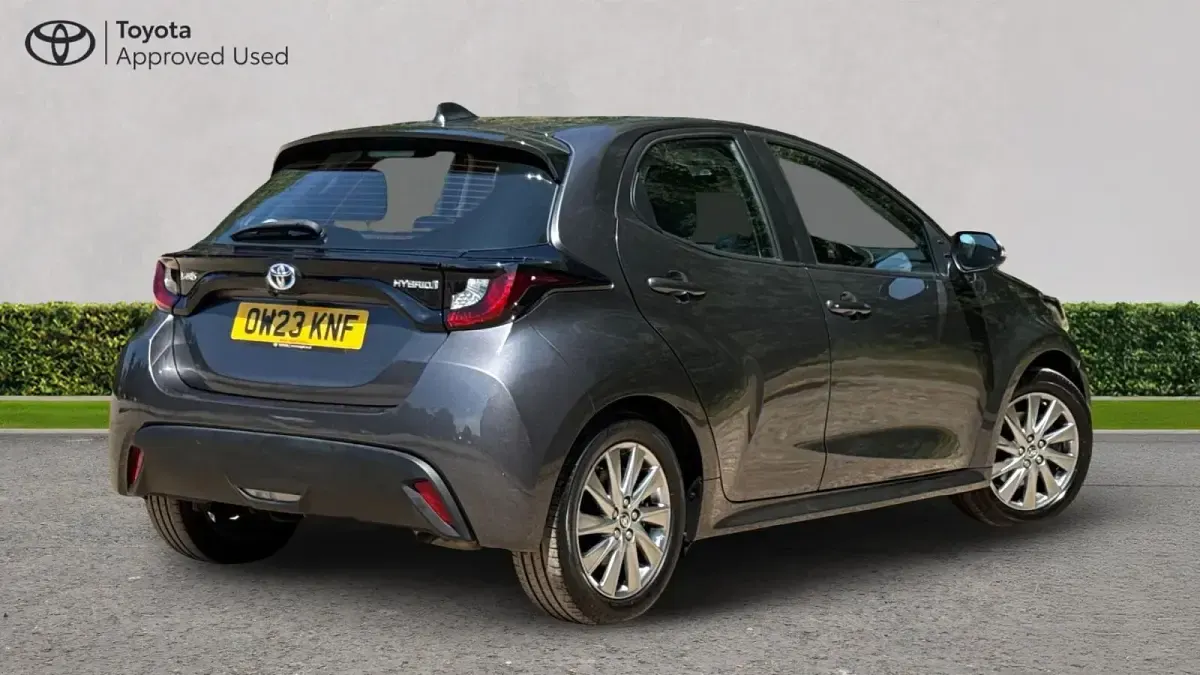 Used Toyota Yaris 116 HP (85 kW) 2023 Decuma grey Hatchback