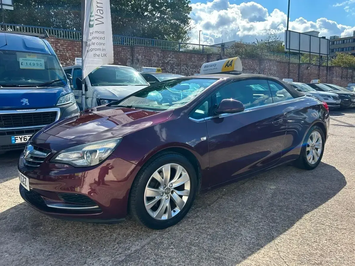Used Vauxhall Cascada 140 HP (102 kW) 2014 Red Cabriolet