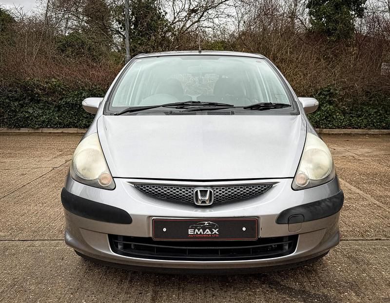 Used Honda Jazz SE 82 HP (60 kW) 2005 Silver Hatchback