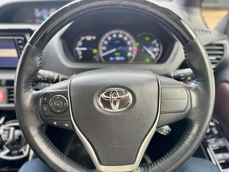 Used Toyota Voxy 2019 White MPV