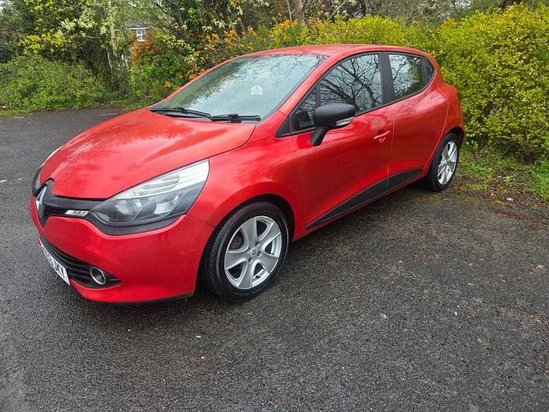 Usado Renault Clio IV Expression+ 75 HP (55 kW) 2013 Vermelho Citadino