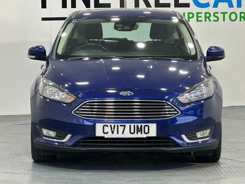 Used Ford Focus Titanium 125 HP (91 kW) 2017 Blue Hatchback