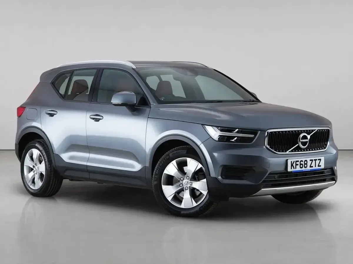 Used Volvo XC40 Momentum 190 HP (139 kW) 2019 SUV