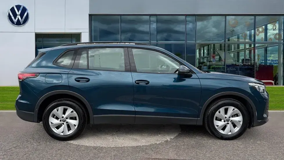 Used VW Tiguan 130 HP (95 kW) 2024 Nightshade blue metallic SUV
