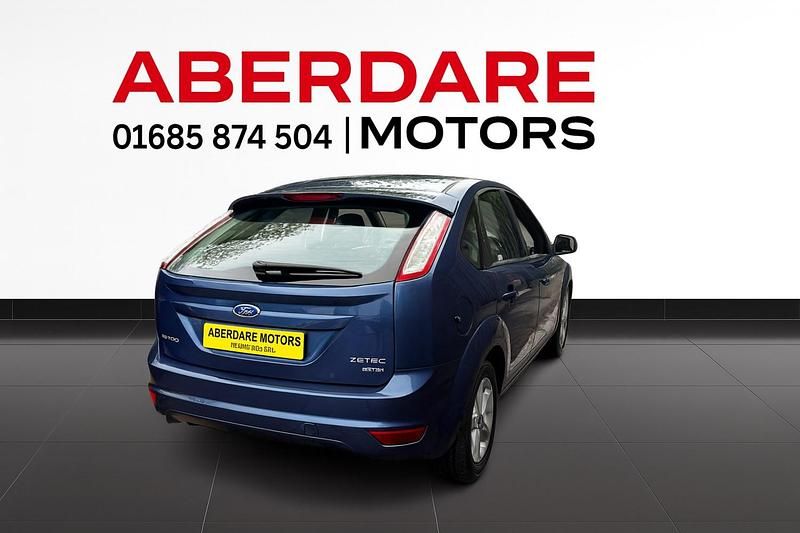 Used Ford Focus Zetec 110 HP (80 kW) 2010 Blue Hatchback