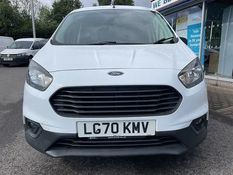 Used Ford Transit Courier Trend 74 HP (54 kW) 2020 White Van
