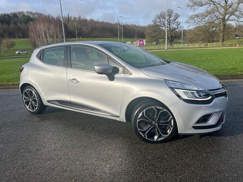 Used Renault Clio IV Dynamique 2018 Silver Hatchback
