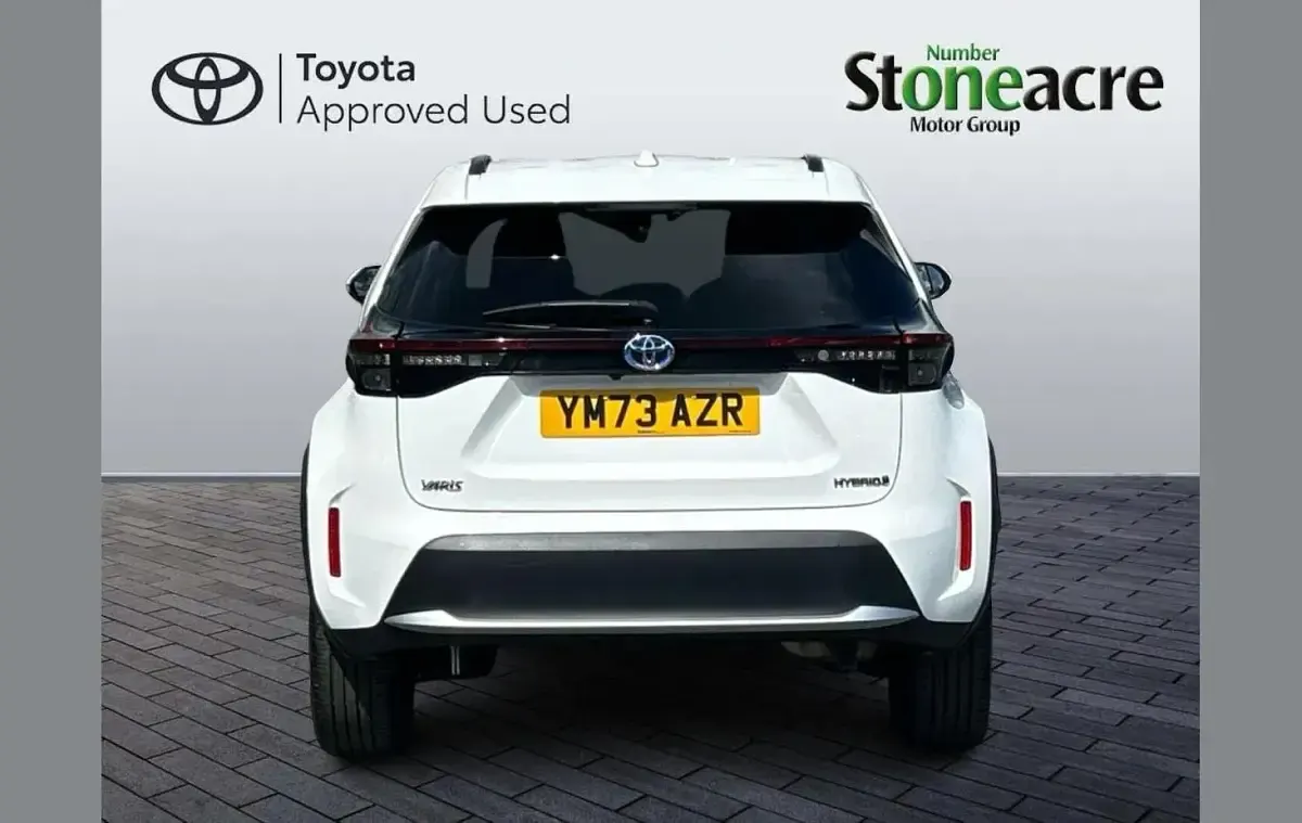 Used Toyota Yaris Cross Design 113 HP (83 kW) 2023 White SUV