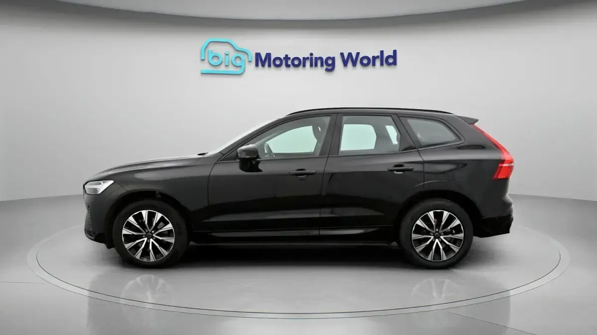 Used Volvo XC60 Plus 250 HP (183 kW) 2024 Black SUV