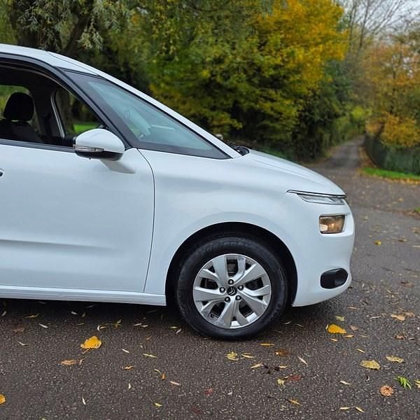 Used Citroën C4 Picasso VTR Sport 2014 White MPV