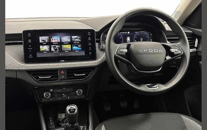 Used Skoda Kamiq SE 94 HP (69 kW) 2025 Moon white metallic SUV