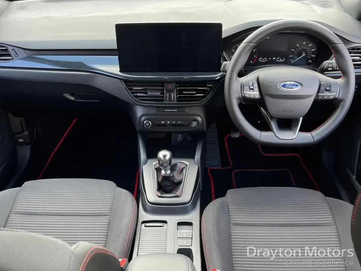 Used Ford Focus ST-Line 125 HP (91 kW) 2025 Grey Estate