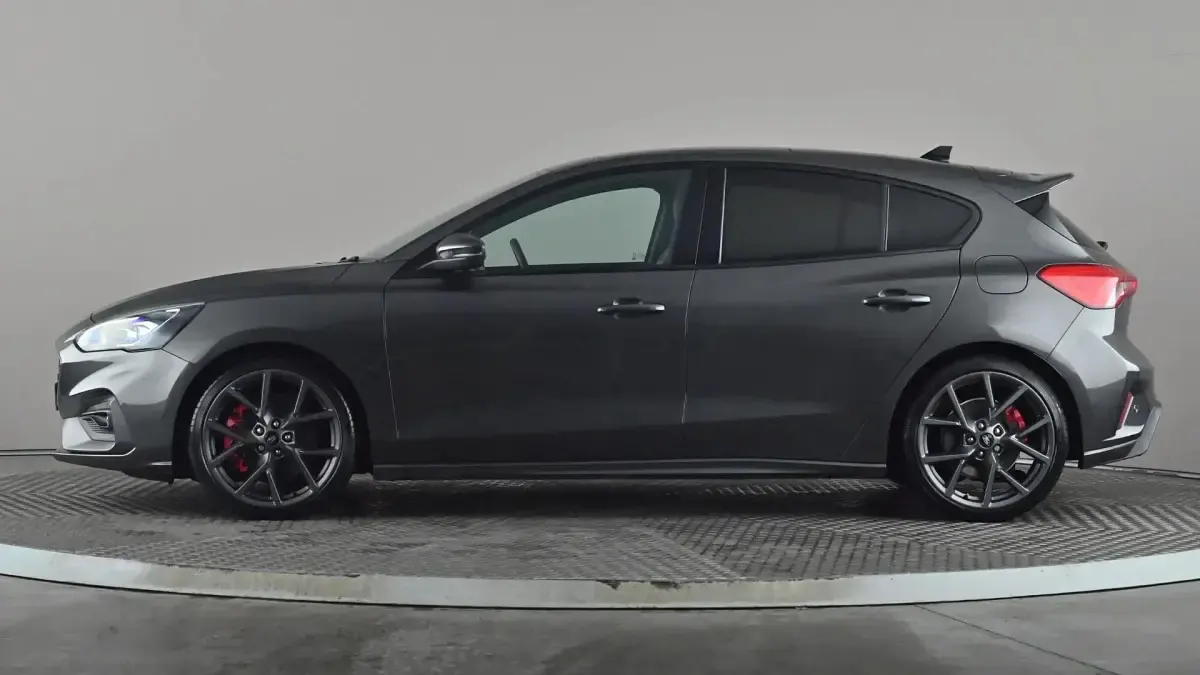 Usado Ford Focus ST 280 HP (205 kW) 2020 Cinzento Citadino