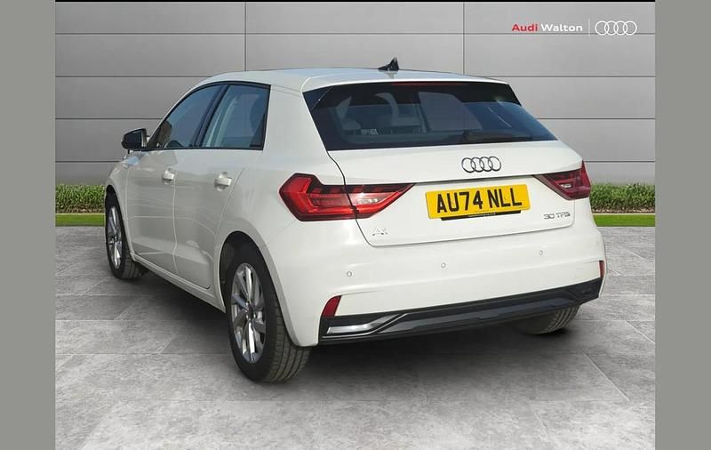 Used Audi A1 Sport 113 HP (83 kW) 2024 White SUV