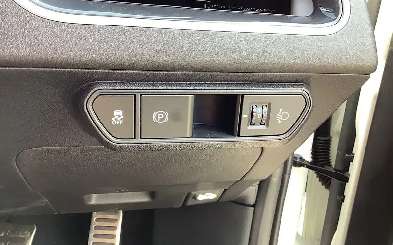 New Kia K4 GT-Line 114 HP (83 kW) 2026 White Hatchback