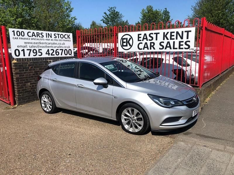 Used Vauxhall Astra Design Edition 110 HP (80 kW) 2016 Silver Hatchback