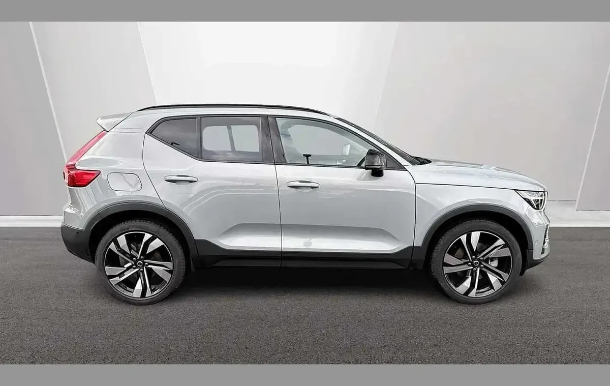 Used Volvo XC40 Ultra 161 HP (118 kW) 2025 Grey SUV