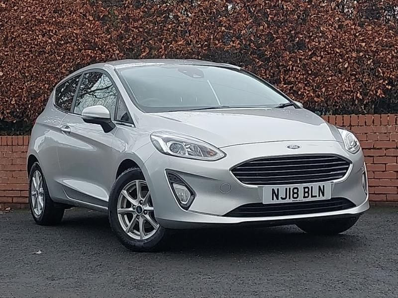 Used Ford Fiesta Zetec 85 HP (62 kW) 2018 Silver Hatchback
