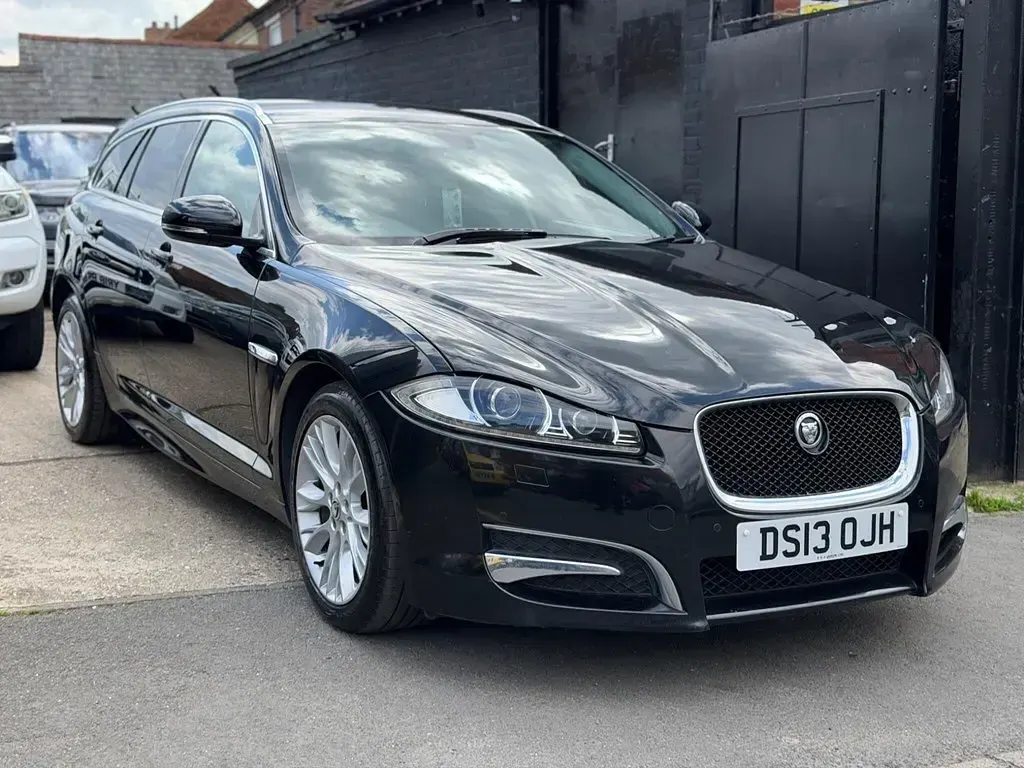 Usado Jaguar XF Sportbrake S 200 HP (147 kW) 2013 Preto Carrinha