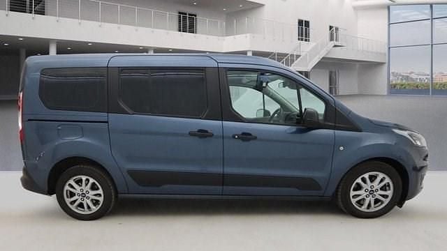 Used Ford Grand Tourneo Connect Zetec 120 HP (88 kW) 2019 Blue MPV
