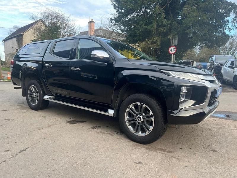 Used Mitsubishi L200 Warrior 150 HP (110 kW) 2019 Black Pickup