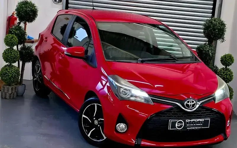 Begagnad Toyota Yaris Sport 99 HK (72 kW) 2015 Halvkombi