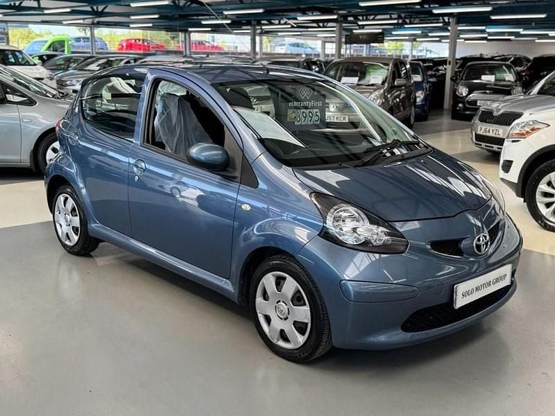 Begagnad Toyota Aygo 67 HK (49 kW) 2009 Blå Halvkombi