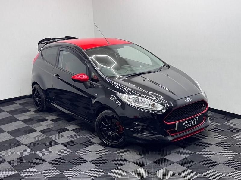 Black Used 2016 Ford Fiesta Zetec Hatchback | £5,900 (Fair price) - Image 1/3