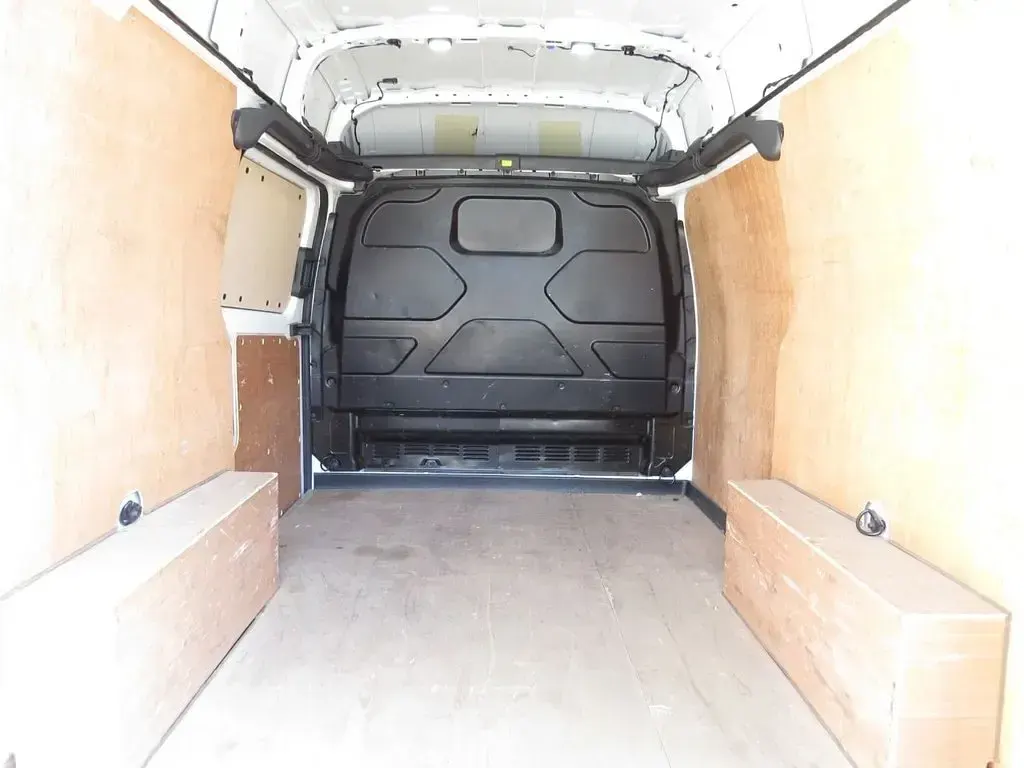 Used Ford Transit Custom Limited 130 HP (95 kW) 2018 White Van